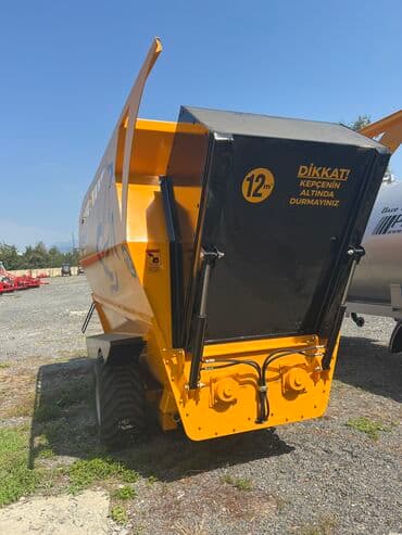 maşın acarları: Yem qarışdıran və paylayan. 12 kubluq. Türkiyənin çox keyfiyyətli — 2