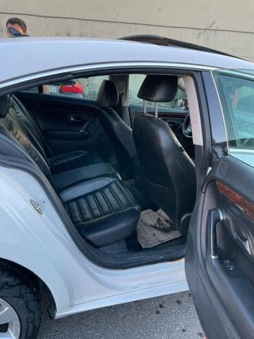 фольксваген пассат сс: Volkswagen Passat CC – ağ rəngli, zərif 4 qapılı kupe-sedan. Xarici — 11