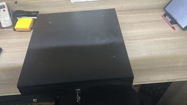 pos terminal satilir: Tecili kassa satilir,qara rengde.bir tek problemi rolik deyişilecek — 1