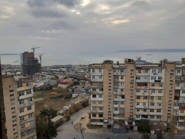 9 ci mikrorayon satilan evler: Bakı, 3 otaqlı, Köhnə tikili, m. Həzi Aslanov, 75000 kv. m — 7