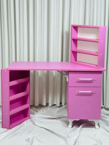 duvar saati: Yeni, Manikür üçün masa, Güzgüsüz — 1