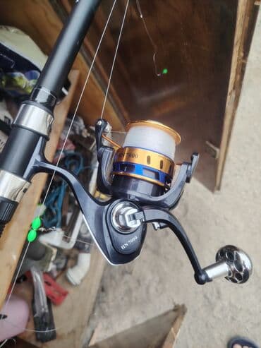 longines saat baku: - 2 ədəd teleskopik balıqçı çubuğu: biri qara (qırmızı tutacaqla) — 4