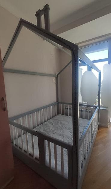 Oğlan və qız üçün, Beşik, Matras ilə