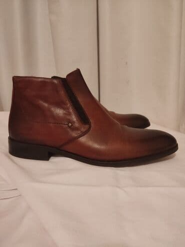 lova batinka: Kişi çəkməsi. Türk malıdır, təmiz dəridir, yenidir, ölçüsü 41. Qiyməti — 4