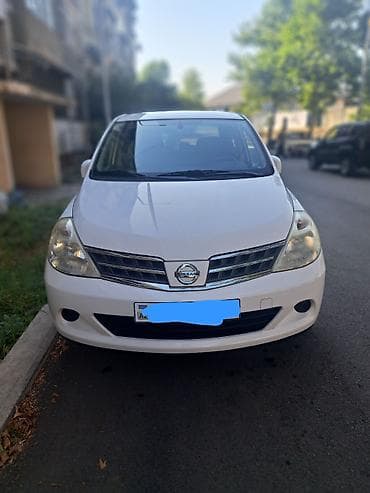 Nissan Tiida sedan - Kuzov: ağ rəng, 4 qapı, sedan - Salon: qara lalafo.az -da Nissan Tiida sedan - Kuzov: ağ rəng, 4 qapı, sedan - Salon: qara