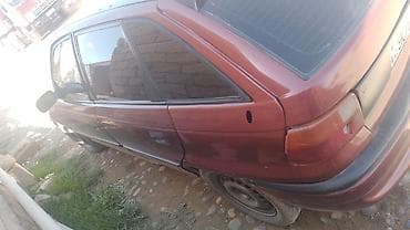 opel astra 1995: Model: Opel Astra F, 5 qapılı hetçbek Rəng: tünd qırmızı (metalik) — 1