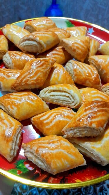 Oz evimde ev yemekleri salatlar dolmalar bilincik ve s. hazirlayiram