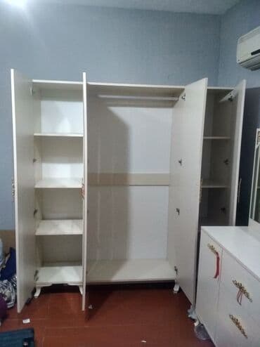 ikinci əl şkaf: Tek dolab təcili satılır.bir həftə istifadə olunub tezedir.unvan — 2