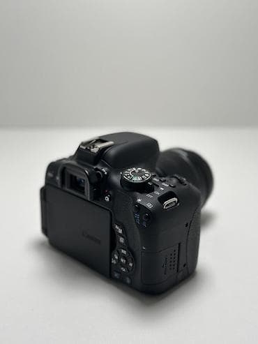 canon 600d купить: Canon EOS 750D DSLR fotoaparat + EF‑S 18‑55mm IS STM obyektiv - 24.2 — 5