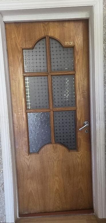 qapi taxda: Taxta interyer qapıları – şüşəli klassik dizayn Çərçivə yoxdur. Taxta — 2