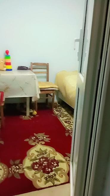 xaqlarda kiraye ev: Kirayə üçün ayrıca otaq - Rahat və işıqlı otaq; pəncərə və açılan — 2