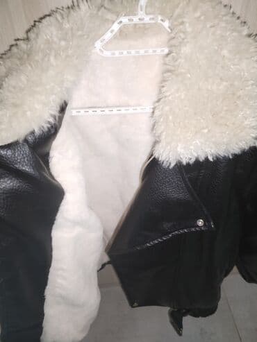 deri geyim: 3-4 gündü alınıb 75 manata çox qalindi isti saxlayır oversizedi 80 kq — 3