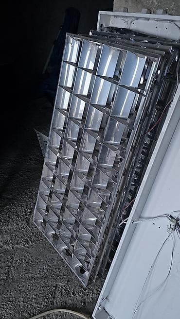 bra işıqlar: Ofis tipli armatur – reflektorlu 4x18W/lövhə tipli floresan — 2