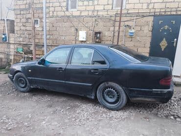 yan güzgülər s: Sol, Mercedes-Benz E220, 1997 il, Gürcüstan — 3