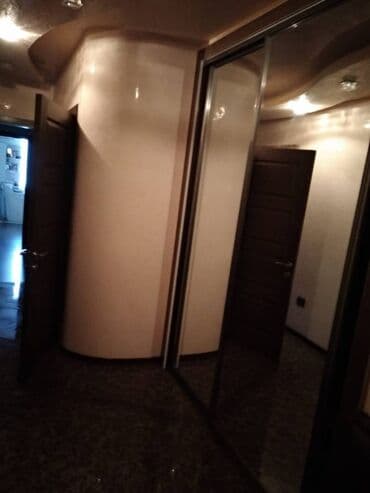 bakı gunluk evler: Sabunçu rayonu,Razin Akkordda,3 otaqlıdan 4 otaqlıya düzəldilmiş,tam — 5