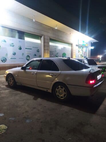 чемодан с инструментами для автомобиля: Mercedes-Benz C 250: 2.5 л | 1997 г. Седан — 5