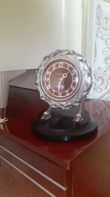 Ev saatları: Masaüstü saatlar, Mexaniki, Saniyə əqrəbi — 2