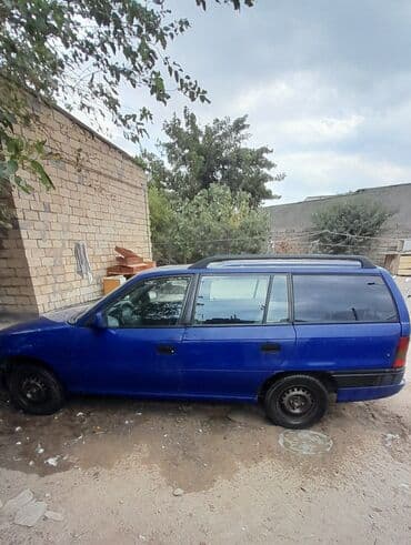 volkswagen jetta 1 4: Opel Astra F universal (kombi) – göy rəngli kuzov. Xüsusiyyətlər: - — 3