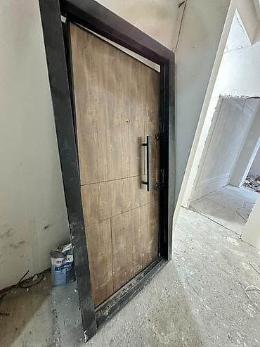 Təcili: Ev qapısı – 150 AZN Ölçü: 85×195 Məkan: Xırdalan, AFA 3360