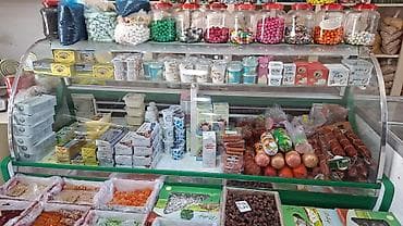 Mağaza üçün soyuducu vitrin tam işlək vəziyyətdə səliqəli