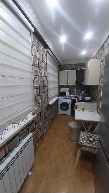 divar resimleri: Uşaq otağı üçün divar kağızı – mavi tonlarda, ayı balası və lent — 6