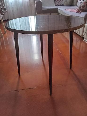 Jurnal masası, İşlənmiş, Açılmayan, Taxta, Yumru masa