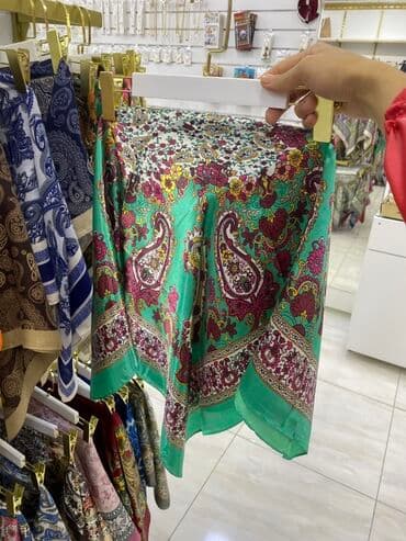 hicabli qadin sekilleri: Şərf/İpək yaylıq – şərq naxışlı - Rənglər: zümrüd-yaşıl fon — 1