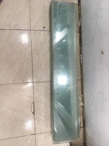 divar rəf: Vitrin şüşələri ölçü 97x17sm qalın 6lıq 25ədəd Ün Əcəmi m yaxınlığı 📎 — 1