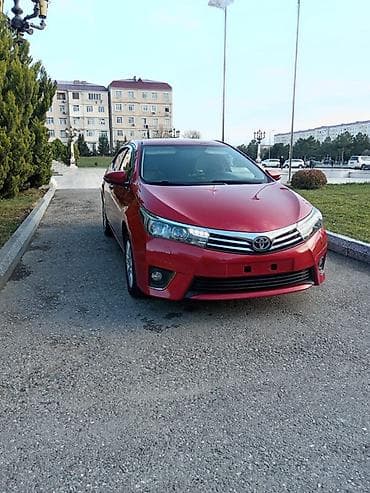 Toyota Corolla: 1.6 l | 2014 il Sedan