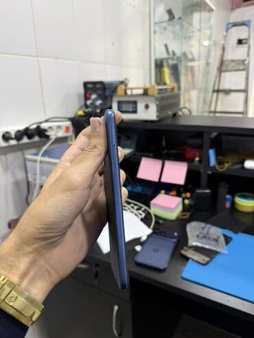 Jeep: Xiaomi Redmi smartfon - Rəng: mavi - Korpusda “Redmi” loqosu, mat — 6