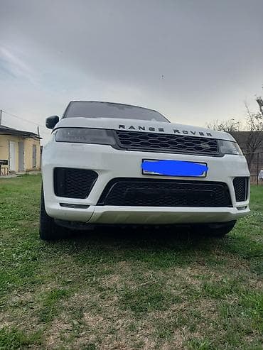 Nəqliyyat: Range Rover Sport – ağ kuzov, qara dam və qara detallarla dinamik — 5