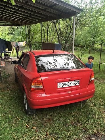 benzoxin qiyməti: Opel Astra: 1.6 l | 1998 il 200000 km Sedan — 1