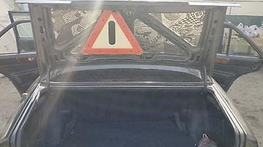 diffuser satisi: Mercedes-Benz 190: 1.8 l | 1993 il Sedan — 10