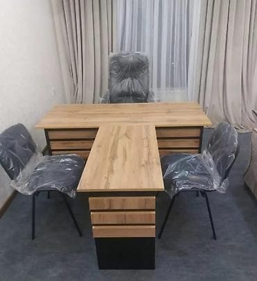 Yeni, Müdir üçün, Dördbucaq masa