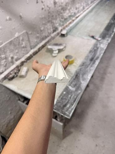 plasiq qapi: Gips karniz/profil – dekorativ tavan-divar keçidi üçün - Material — 2