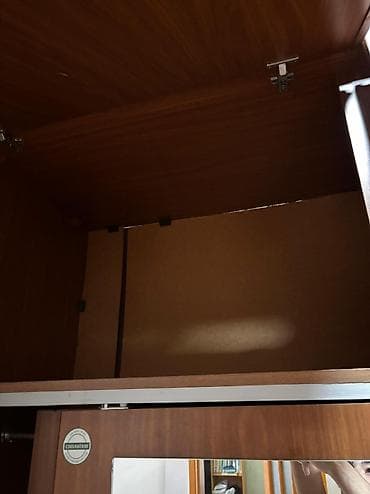 qapi taxda: Sürgülü qapılı paltar şkafı - Material: laminat/LDSP ağac teksturalı — 2