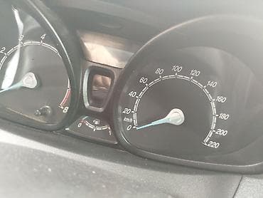 coilover satilir: Ford Courier: 1 l | 2014 il 408000 km Van/Minivan — 5