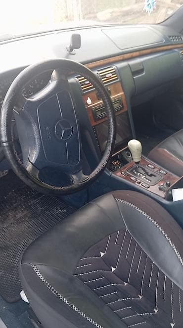 turbo az lapet: Mercedes-Benz E 220: 2.2 l | 1998 il Sedan — 6