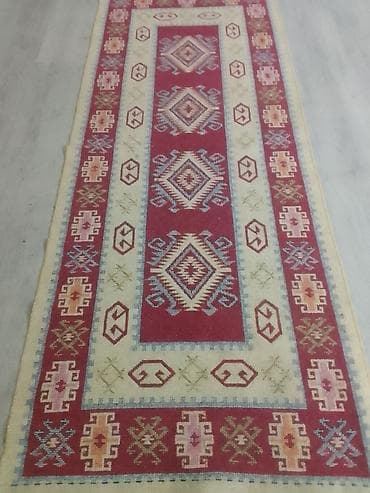 bayilda xalca: Qədimi üslubda, dar ölçülü xalça-yolluq 050 670 15 12 WhatsApp və zəng — 1