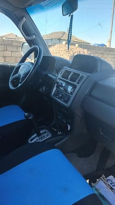 tom ford lost cherry: Mitsubishi Pajero: 1.8 l | 2000 il Sedan — 4