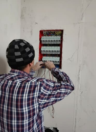 Illərin təcrübəsi keyfiyyətli iş evlərin,obeyktlərin elektrik montajı