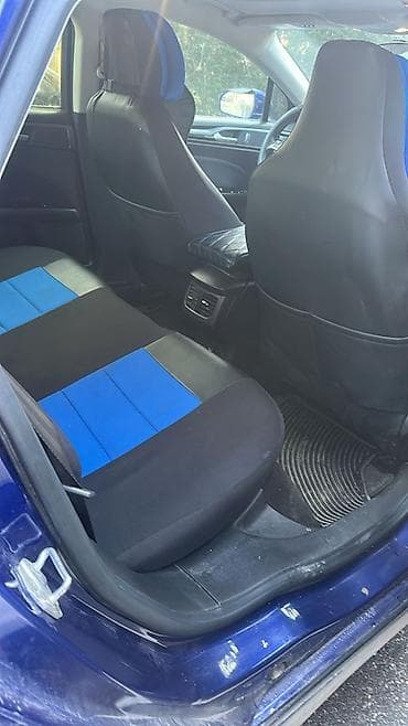 hyundai elantra 2017: Ford Fusion SE sedan Xüsusiyyətlər: - Kuzov: 4 qapılı sedan, göy rəng — 1