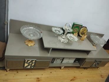 qapi zamoku qiymeti: Прямой ТВ стенд, С полками, Ламинат — 1