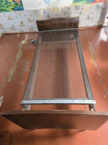 iwlenmiw tek kravat: Б/у, Односпальная кровать, Без подьемного механизма, Без матраса, Без выдвижных ящиков — 4