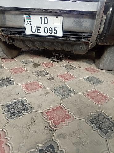 arxa stop: Avtomobil üçün dövlət qeydiyyat nişanı – AZ 10 UE 095 Satılır real — 2