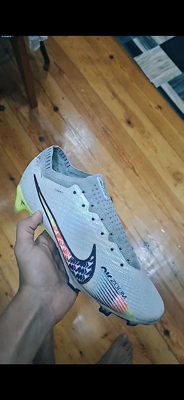 Butslar: Butslar Nike, Ölçü: 40, İşlənmiş — 2