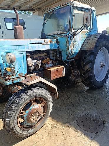 MTZ tipli təkərli traktor - Kabinli, mavi rəngli korpus - Dizel