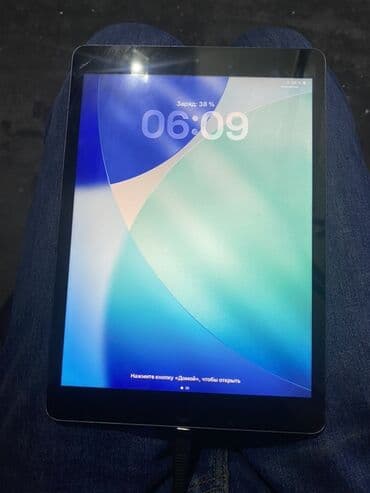 ipad 7th generation qiymeti: Б/у Apple iPad 7 (2019), 9,7", 64 ГБ, Самовывоз — 4