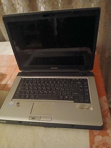 Toshiba noutbuk – Satellite seriyası - Ekran: təxmini 15" geniş ekran