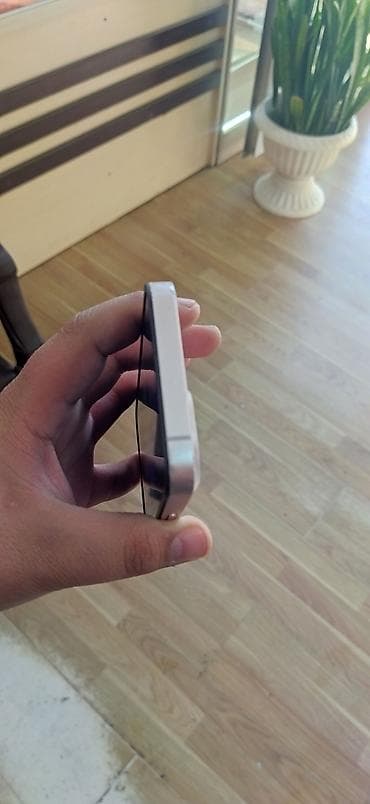 iphone temiri: IPhone 13, 128 GB, Ağ, Face ID — 4